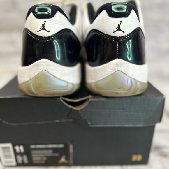 Air Jordan 11 Retro Low “Emerald”‎ Size 11 | White/Black-Emerald Rise W/Box - Picture 6 of 14